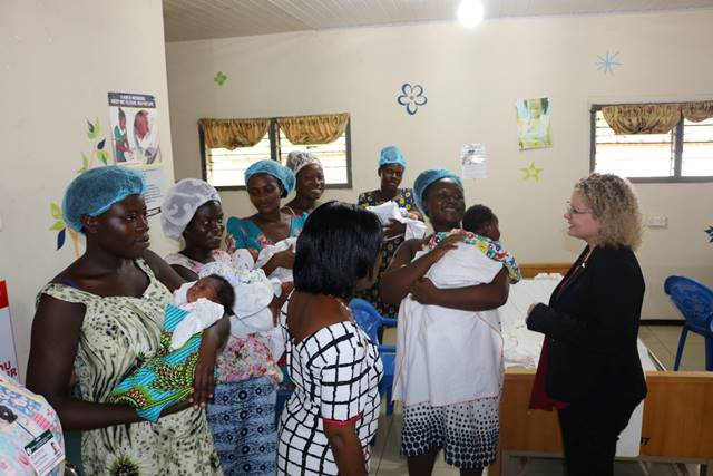 Ambassador Cooper with some mothers at the Kumasi South Neonatal Unit